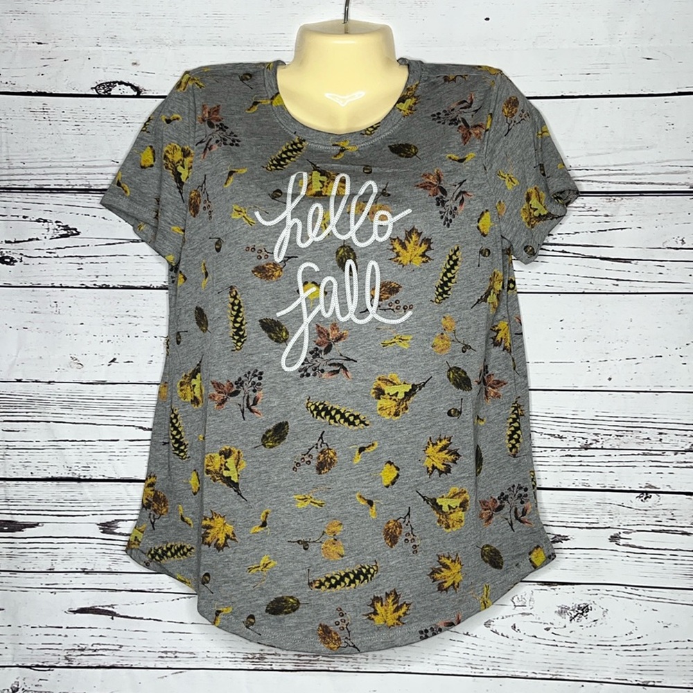 Maurices NWT Size M Hello Fall - Leaf Print Graphic Knit Top Tee Shirt